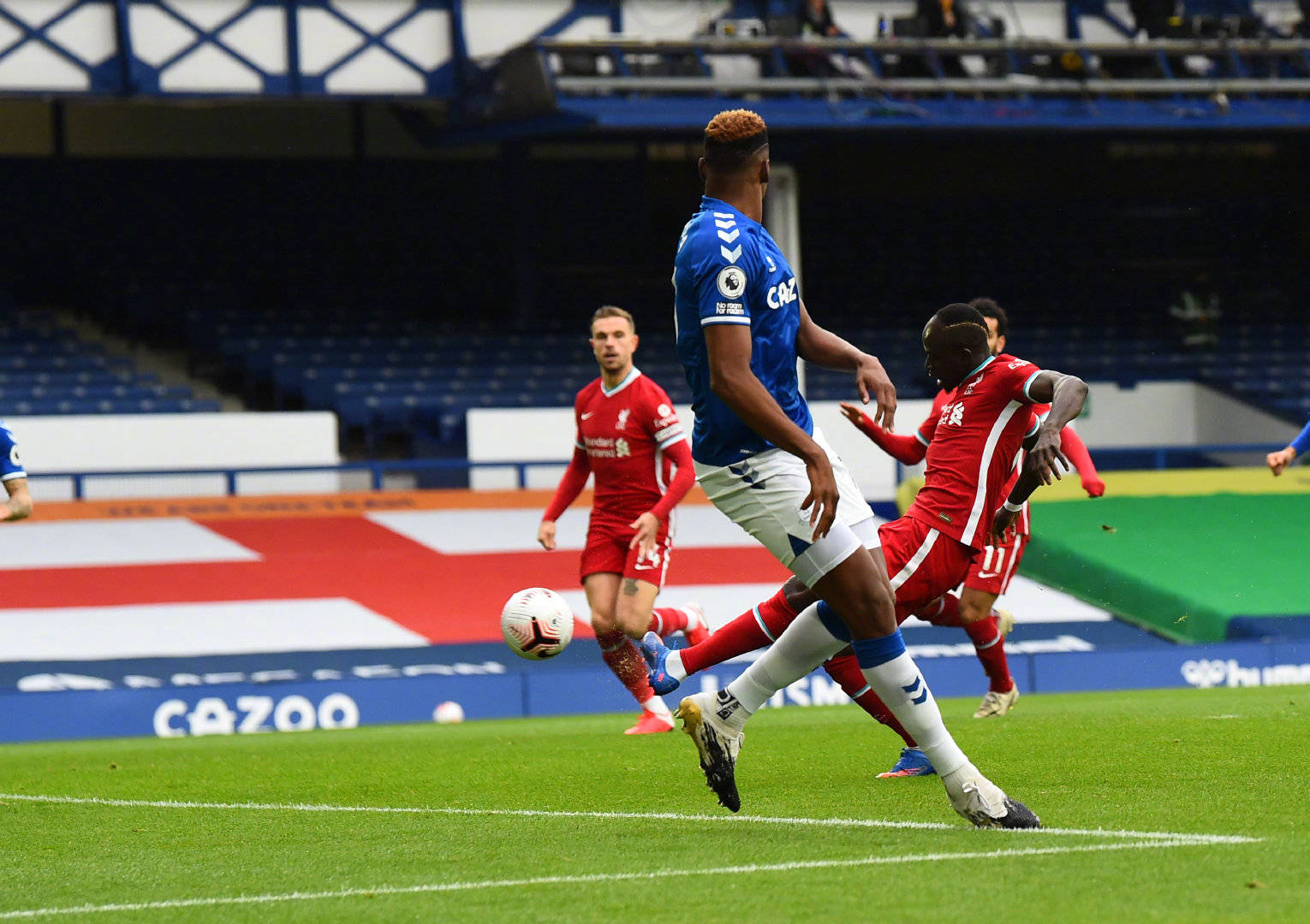 德媒：拜仁计划让阿迪帮忙满足维尔茨薪资要求，以节约转会费.